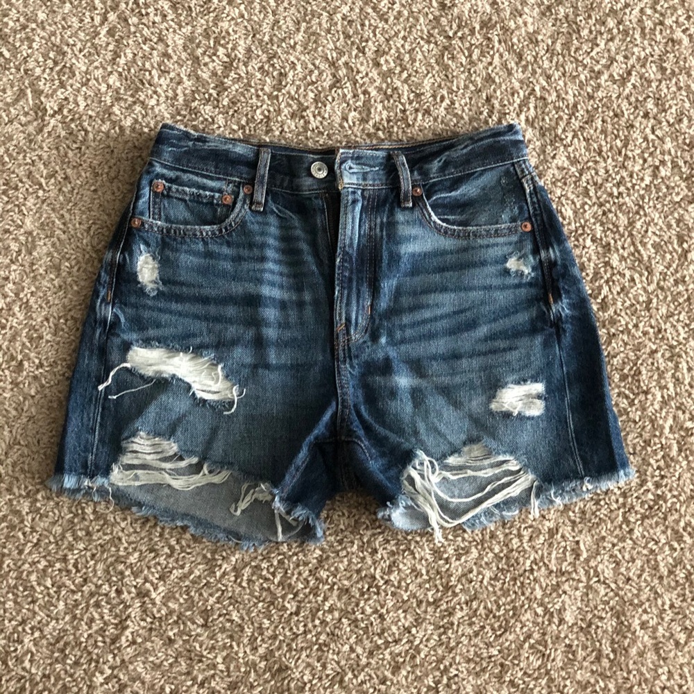 American Eagle 90s Boyfriend Style Shorts